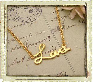 matte_gold_love_necklace
